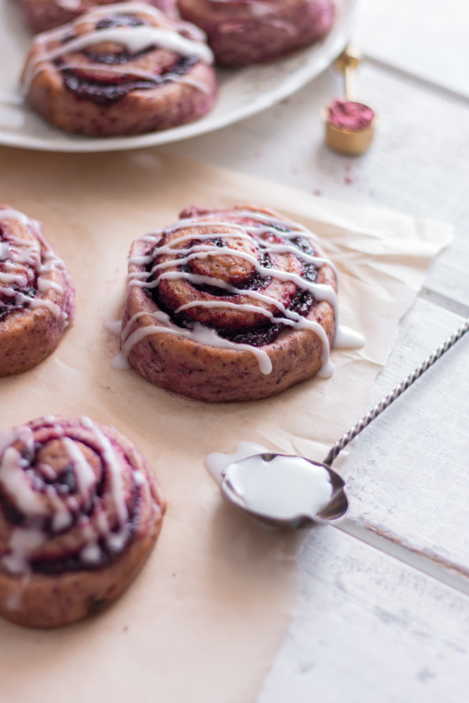 Berry rolls vegan