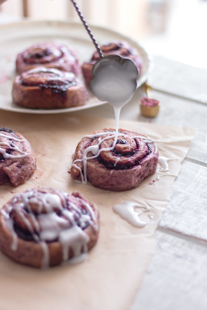 Berry rolls vegan