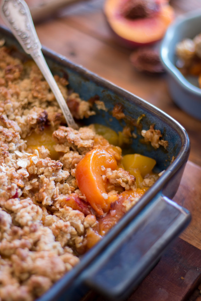 Crumble pêche mangue