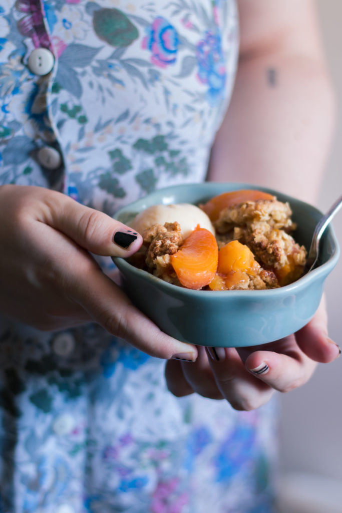 Crumble pêche mangue