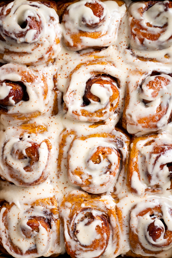 Pumpkin cinnamon rolls vegan