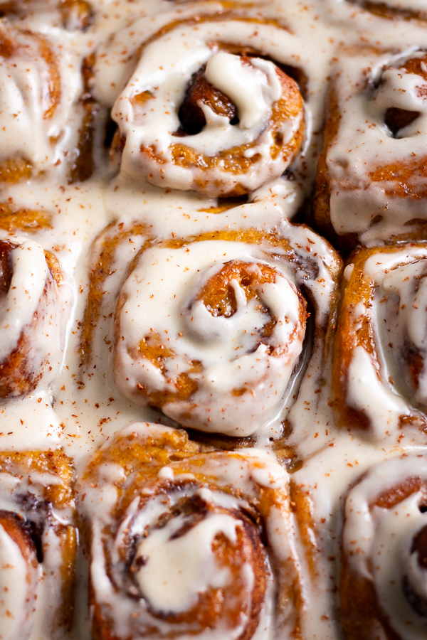 Pumpkin cinnamon rolls vegan